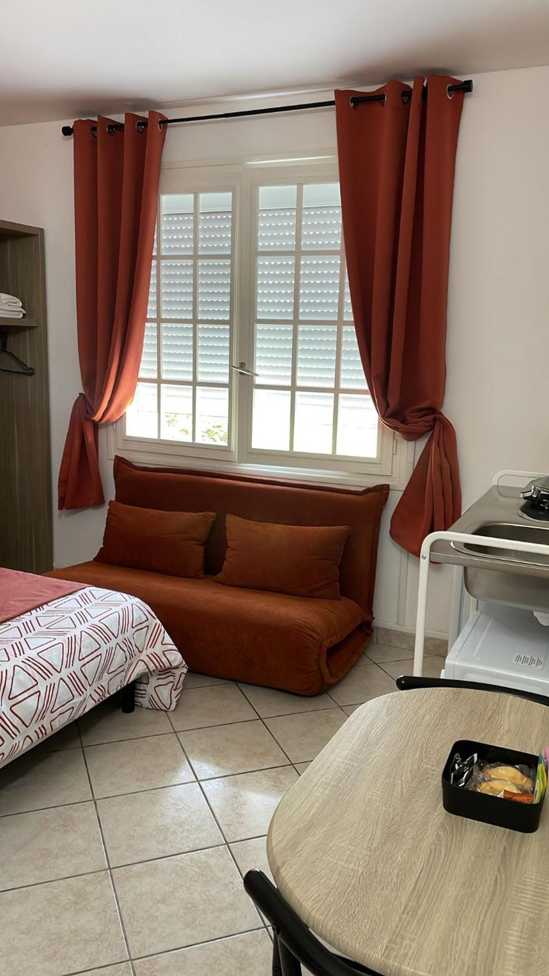 Appartement 4 , Disneyland - Parking Gratuit - Maison Des Platanes Meaux Eksteriør bilde